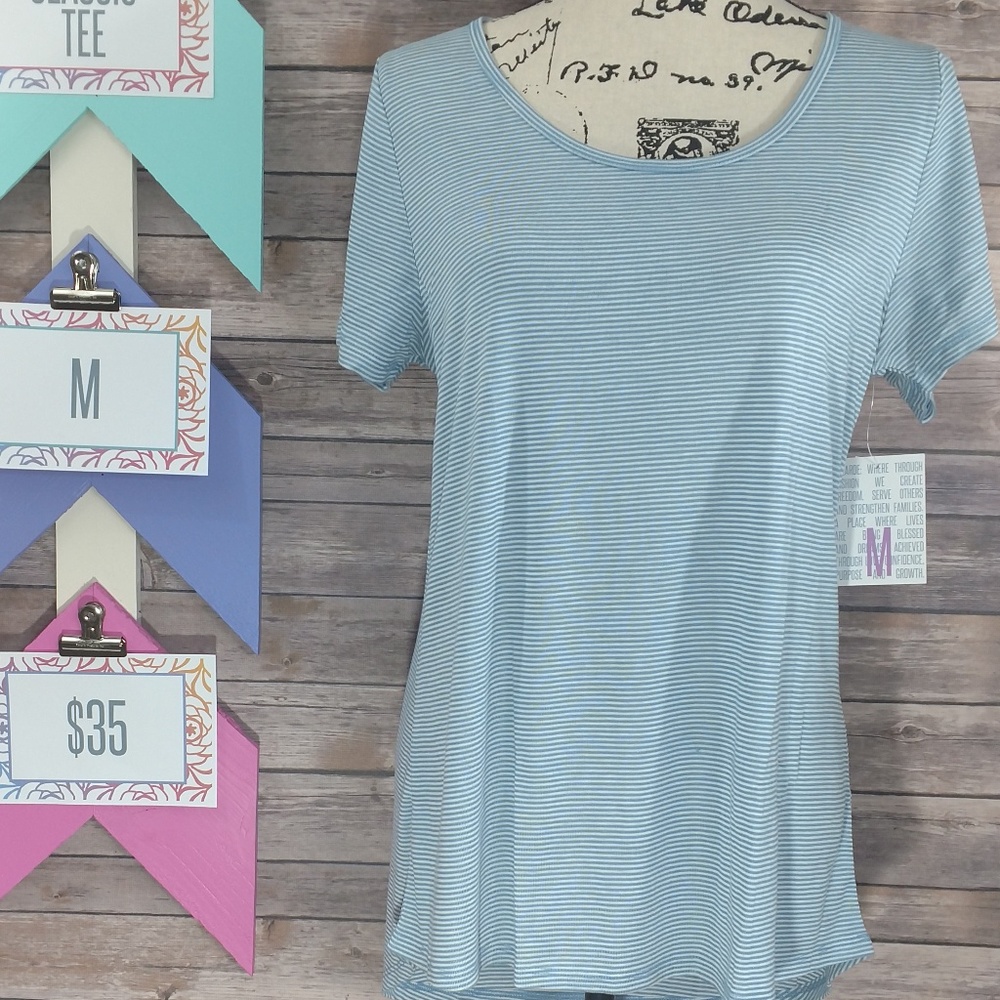 LuLaRoe NWT Medium Classic Tee